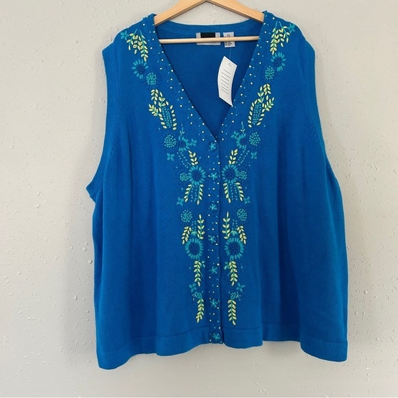 Maggie Barnes Jackets & Blazers - NWT Maggie Barnes Vintage Blue Embroidered Vest Colorful Retro 4X